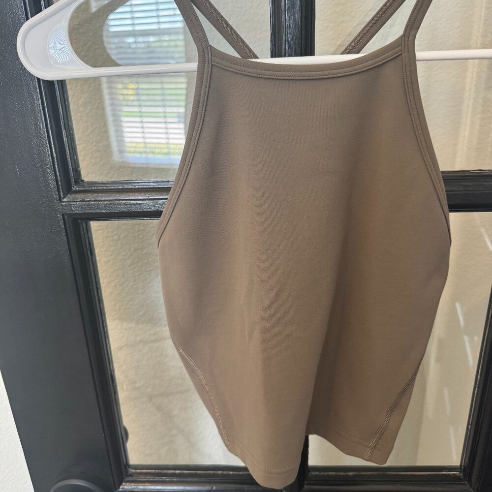 Wunder Train High-Neck Cross-Back Tank Top